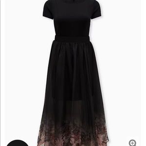 Torrid BLK FLRL SS MINI MAXI CONVER